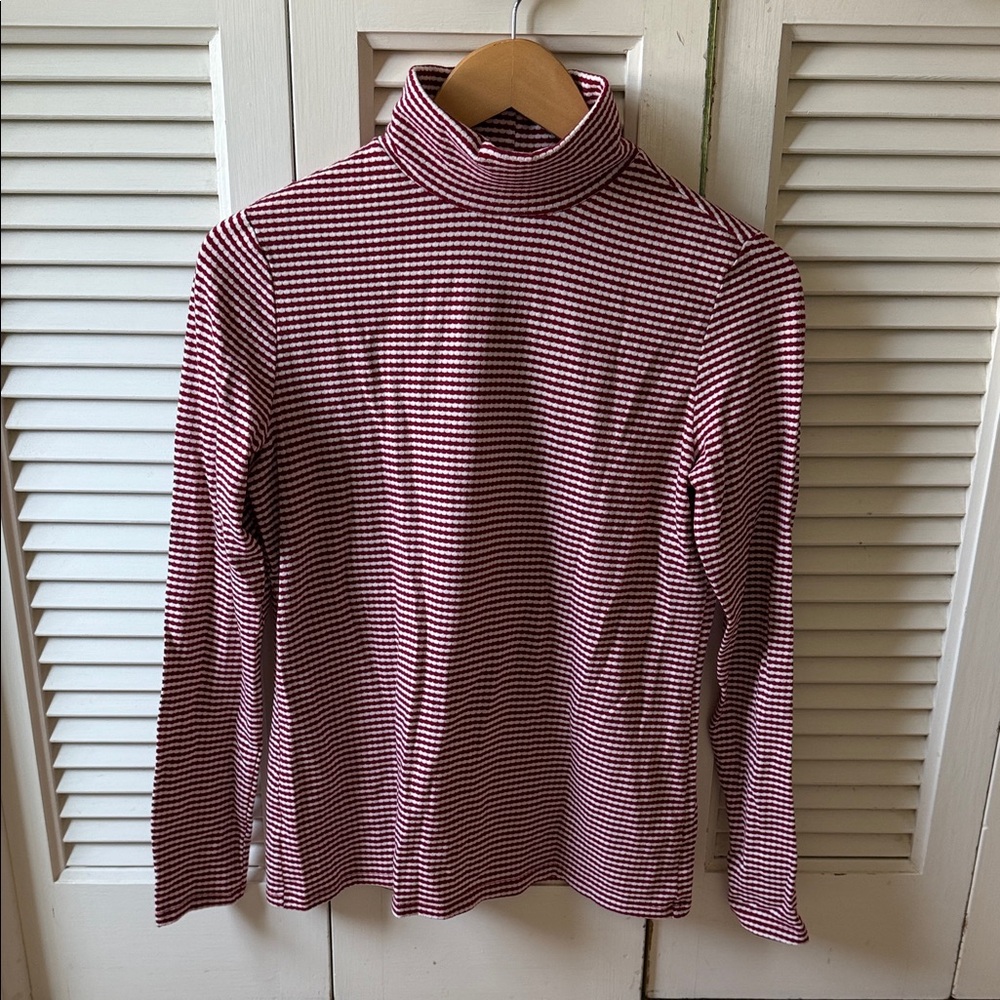 Croft and Barrow Turtle Neck Top